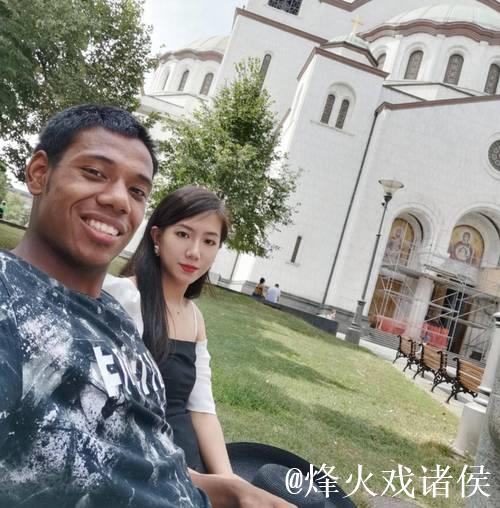 混血球员祝铭震，小角色到CBA顶薪，进国家队，女友颜值高身材好