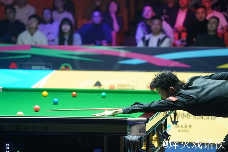 吴宜泽6-0横扫霍金斯 霸气晋级斯诺克国锦赛半决赛