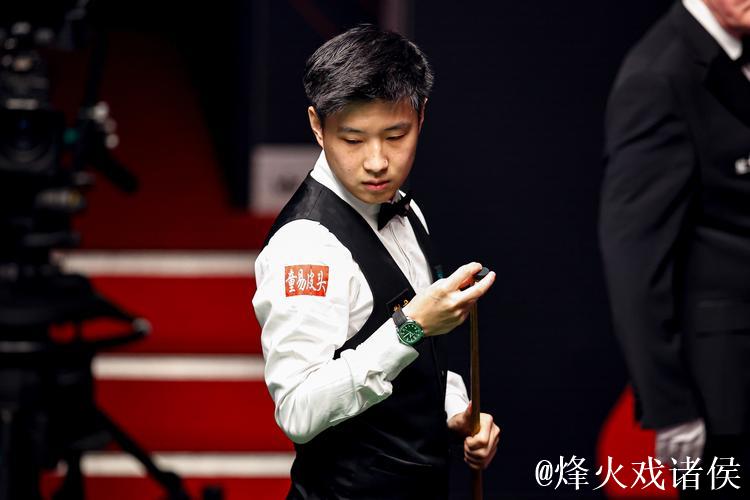 5-4领先被6连败!赵心童遗憾止步上海大师赛半决赛 5-4领先被6连败!赵心童遗憾止步上海大师赛半决赛