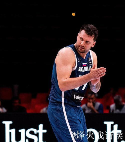 东契奇联手斯玛特轰下43分10篮板16助攻! 东契奇联手斯玛特轰下43分10篮板16助攻!